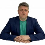Александр Макаров за рабочим столом